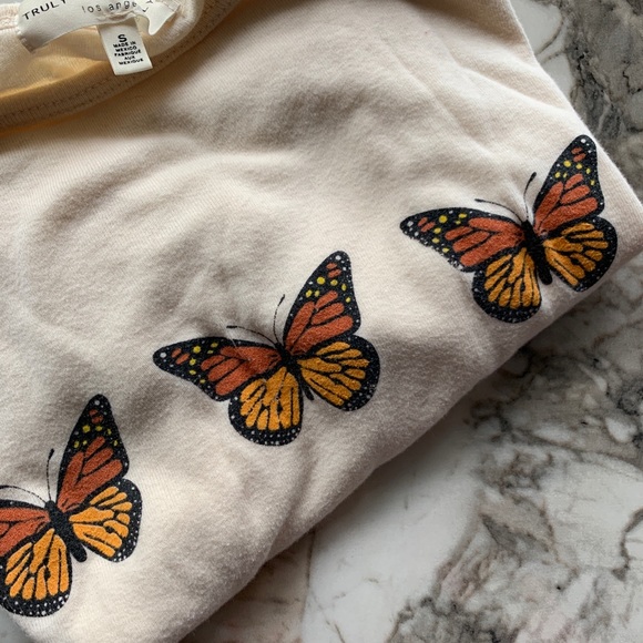 Butterfly crop top - Picture 2 of 5
